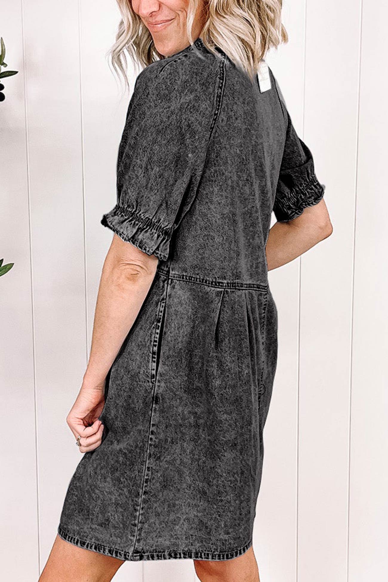 Wash Ruffled Single-breasted Denim Dress